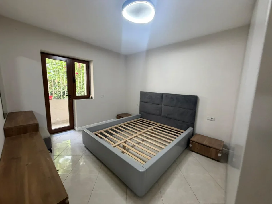 Tirane, jepet me qera apartament 2+1 Kati 1, (RRUGA E ELBASANIT)
