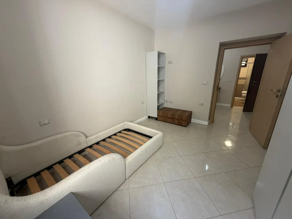 Tirane, jepet me qera apartament 2+1 Kati 1, (RRUGA E ELBASANIT)