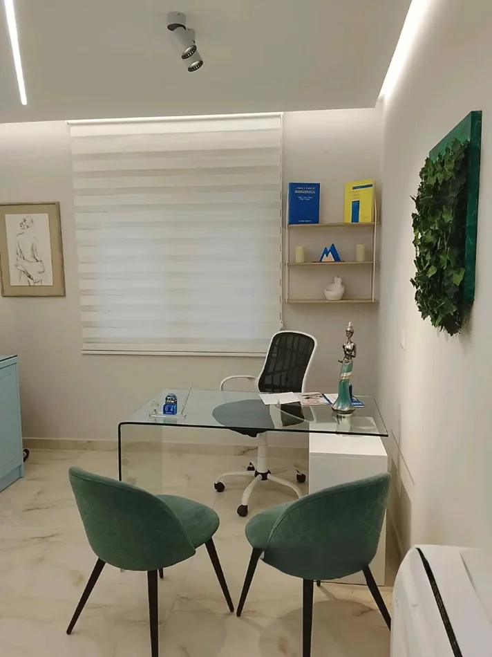 Tirane, jepet me qera ambjent biznesi , 70 m² 1.900 € (RRUGA E FORTUZI)