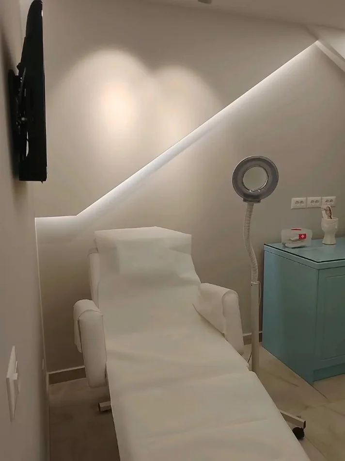 Tirane, jepet me qera ambjent biznesi , 70 m² 1.900 € (RRUGA E FORTUZI)
