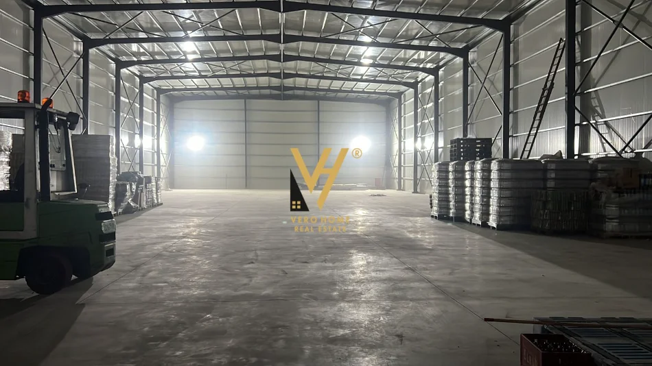 Tirane, jepet me qera magazine Kati 0, 900 m² 2.100 € (VALIAS, KAMEZ)