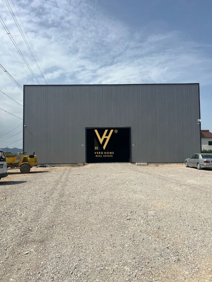 Tirane, jepet me qera magazine Kati 0, 900 m² 2.100 € (VALIAS, KAMEZ)