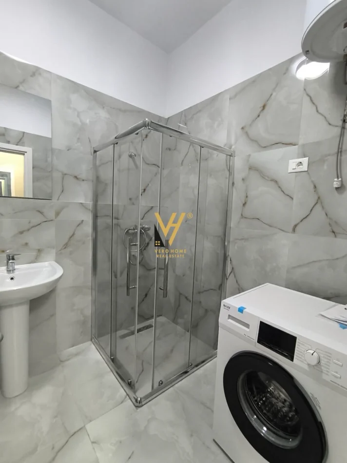 Tirane, jepet me qera apartament 1+1+Ballkon Kati 6, 72 m² 600 € (LAPRAKE)