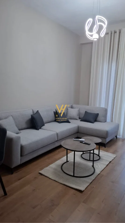 Tirane, jepet me qera apartament 1+1+Ballkon Kati 6, 72 m² 600 € (LAPRAKE)