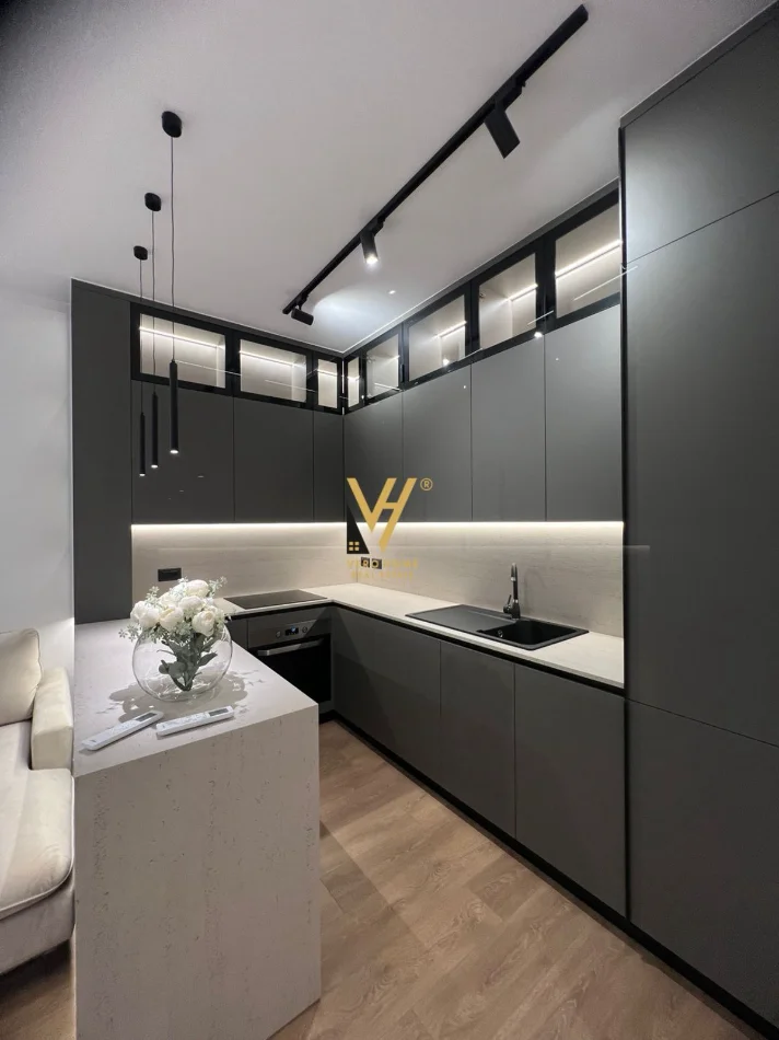 Tirane, jepet me qera apartament 2+1+Ballkon Kati 2, 90 m² 1.050 € (PORCELAN)