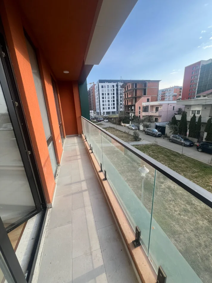 Tirane, jepet me qera apartament 2+1 Kati 1, 100 m² 700 € (FILIP JANO)