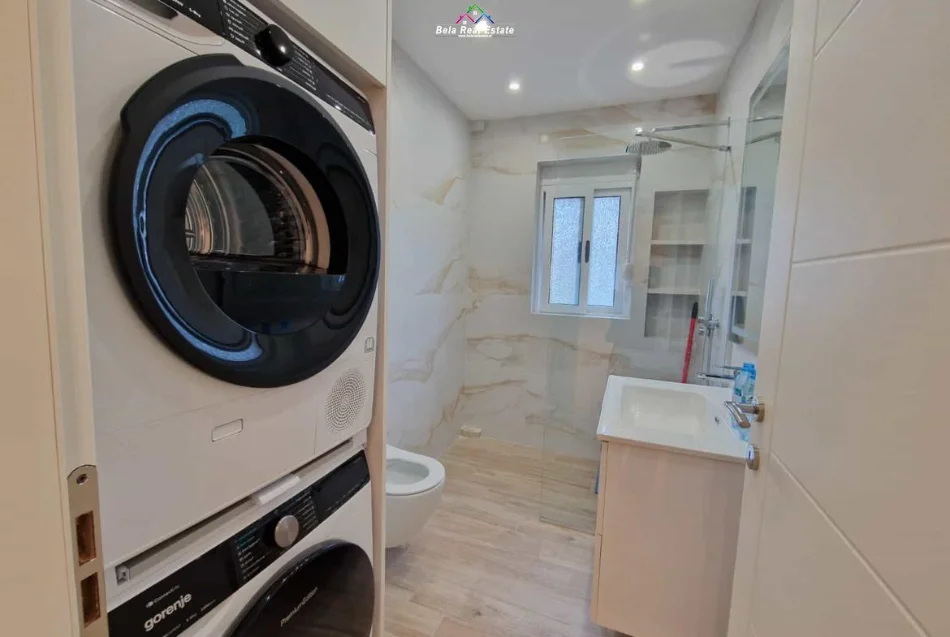Tirane, jepet me qera zyre Kati 3, 110 m² 1.100 € (9 kateshet)