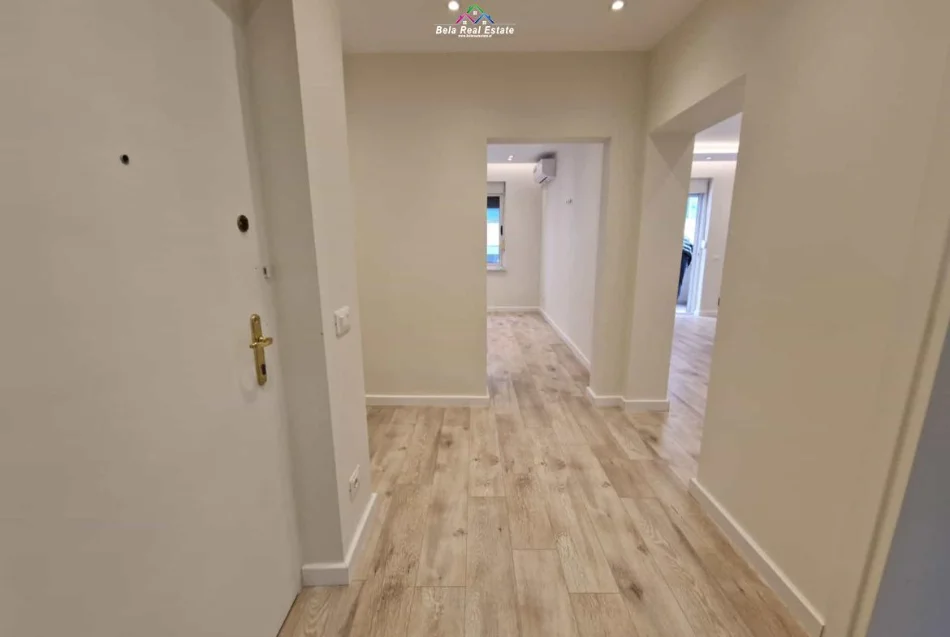 Tirane, jepet me qera zyre Kati 3, 110 m² 1.100 € (Rruga Qemal Stafa)