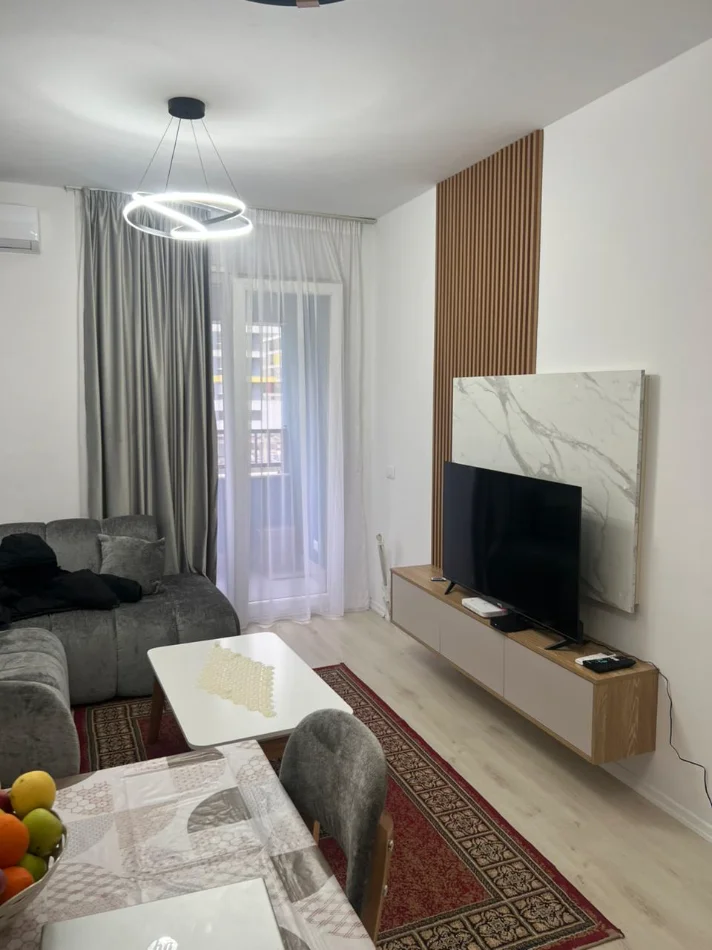 Tirane, jepet me qera apartament 1+1 Kati 2, 60 m² 400 € (UNIVERS CITY)