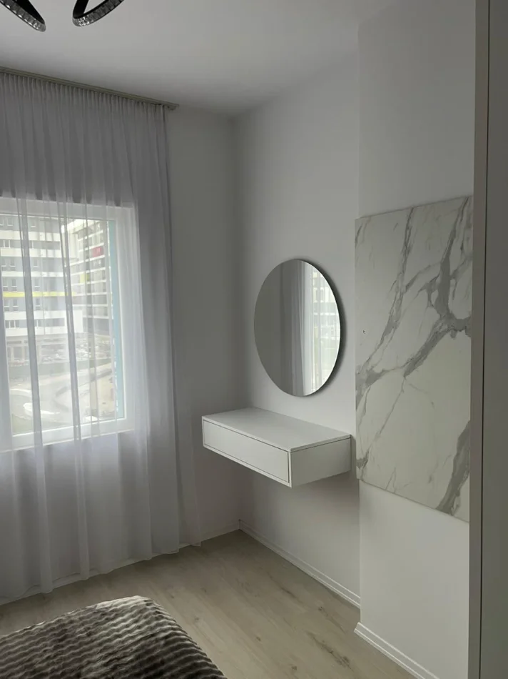 Tirane, jepet me qera apartament 1+1 Kati 2, 60 m² 400 € (UNIVERS CITY)