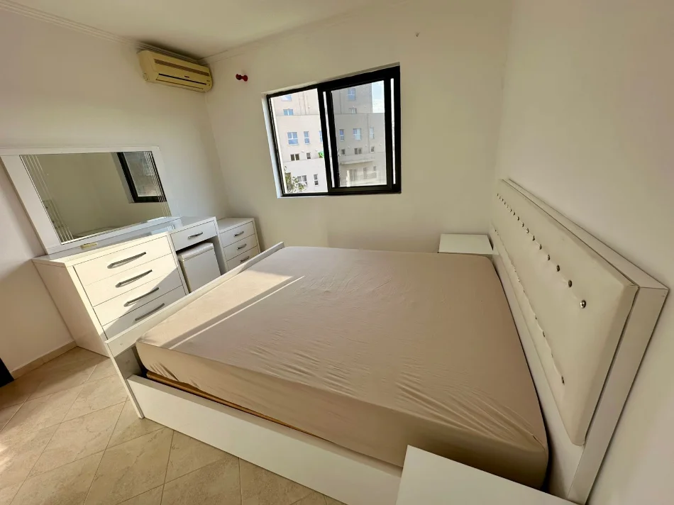 Tirane, jepet me qera apartament 1+1 Kati 5, 60 m² 400 € (KOMPLEKSI AURA)