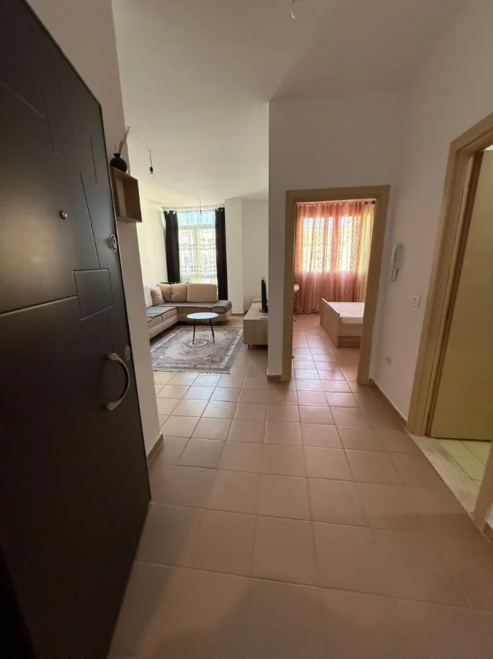 Tirane, jepet me qera apartament 1+1 Kati 7, 60 m² 380 € (ASTIR)