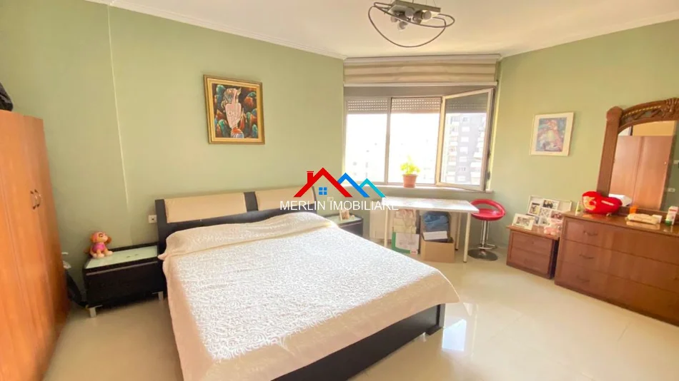 Tirane, jepet me qera apartament 1+1+Ballkon , 60 m² 525 € (RRUGA E DIBRES)