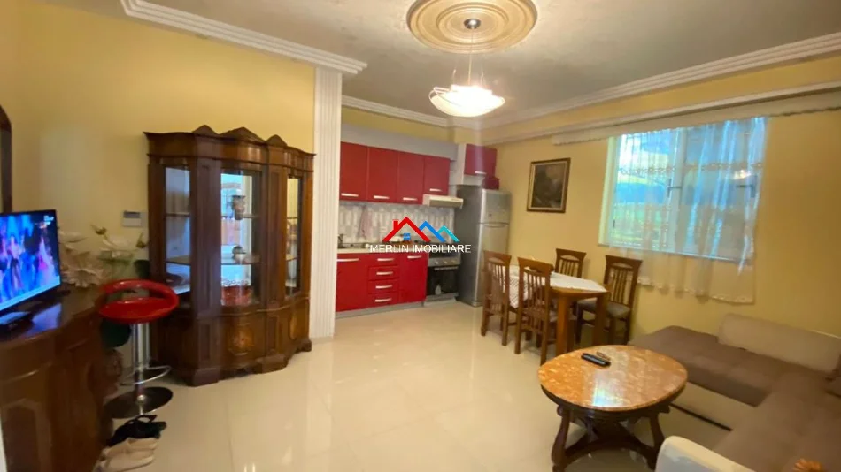 Tirane, jepet me qera apartament 1+1+Ballkon , 60 m² 525 € (RRUGA E DIBRES)