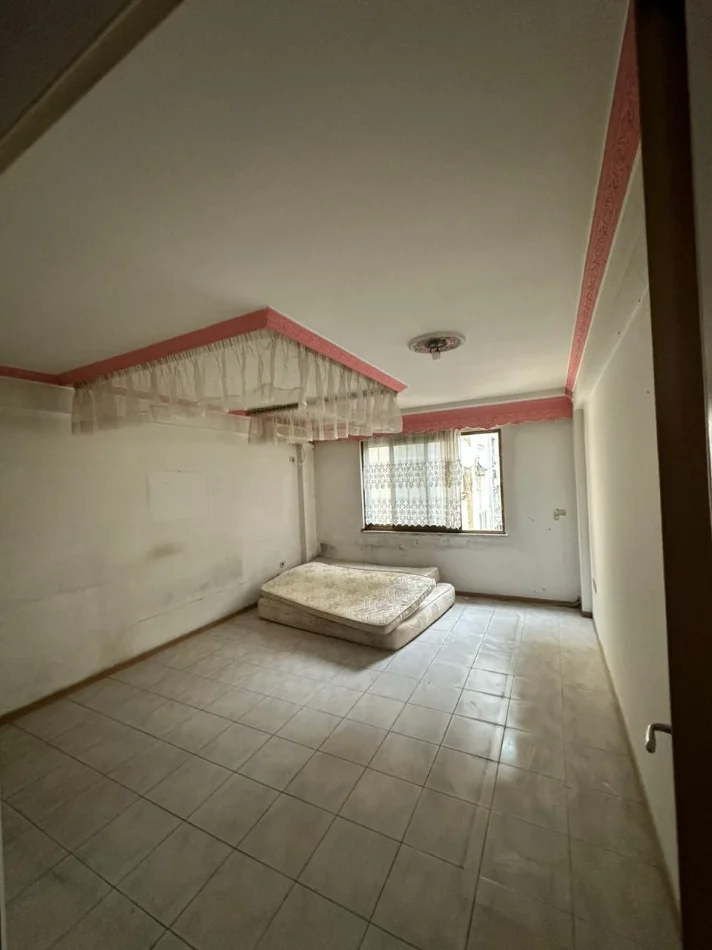 Tirane, jepet me qera zyre Kati 1, 160 m² 2.500 € (BLLOK)