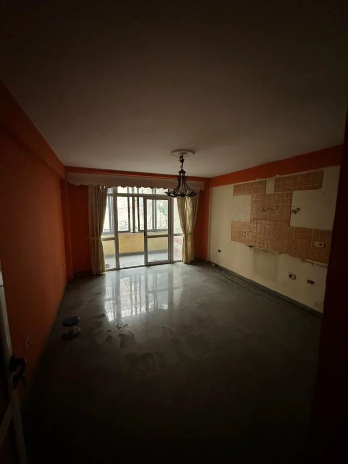 Tirane, jepet me qera zyre Kati 1, 160 m² 2.500 € (BLLOK)