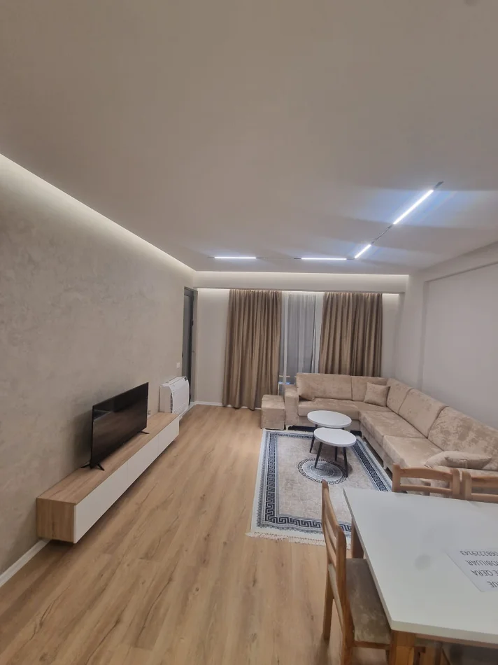 Tirane, jepet me qera apartament 1+1 Kati 3, 70 m² 550 € (Rruga Sokrat Miho)