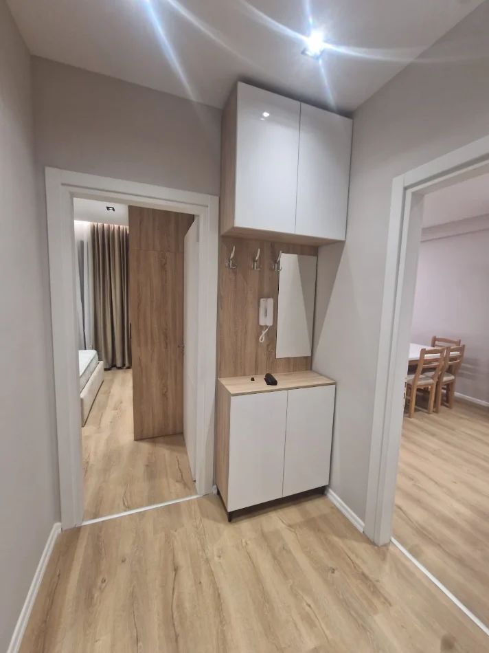 Tirane, jepet me qera apartament 1+1 Kati 3, 70 m² 550 € (Rruga Sokrat Miho)