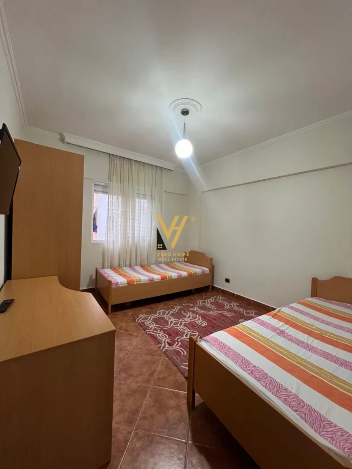 Tirane, jepet me qera apartament 2+1+Ballkon Kati 3, 90 m² 720 € (KOMUNA E PARISIT)