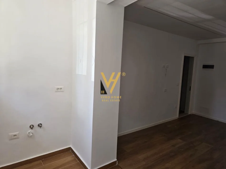 Tirane, shitet garsonier Kati 1, 30 m² 85.000 € (RRUGA 4 DESHMORET)