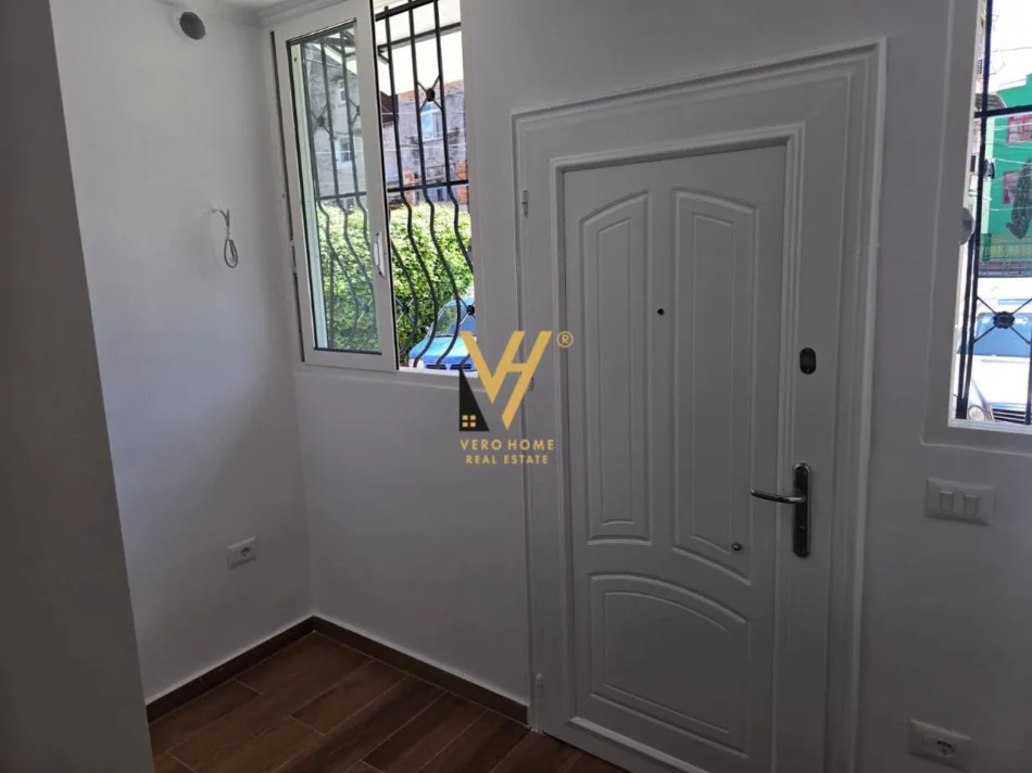 Tirane, shitet garsonier Kati 1, 30 m² 85.000 € (RRUGA 4 DESHMORET)