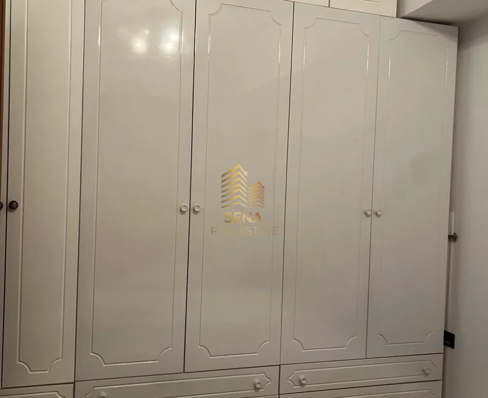 Tirane, jepet me qera apartament 2+1+Ballkon Kati 4, 90 m² 600 € (Komuna e Parisit)