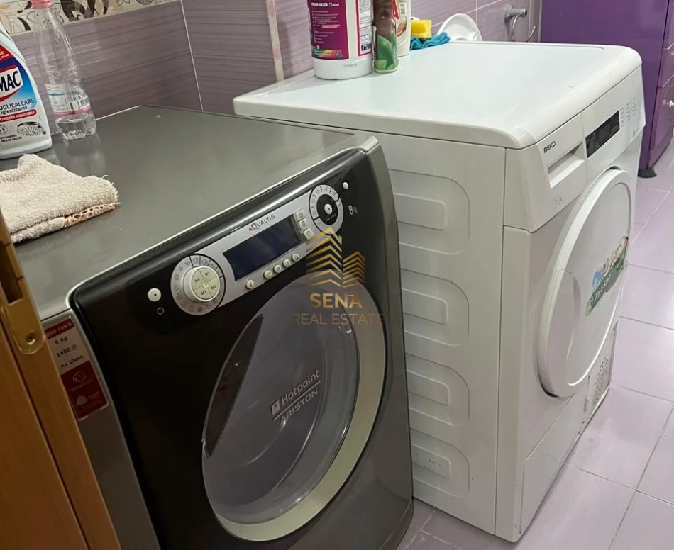 Tirane, jepet me qera apartament 2+1+Ballkon Kati 4, 90 m² 600 € (Komuna e Parisit)
