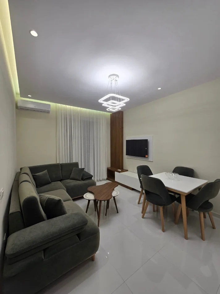 Tirane, jepet me qera apartament 1+1 Kati 5, 60 m² 420 € (Univers City)