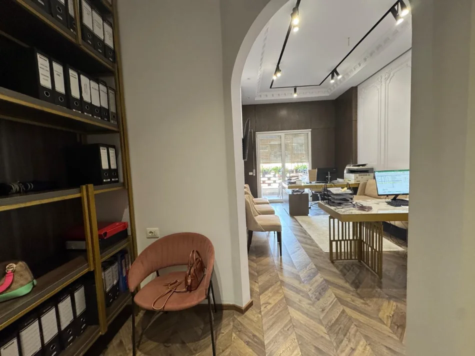 Tirane, jepet me qera zyre Kati 7, 55 m² 650 € (RRUGA E KAVAJES)