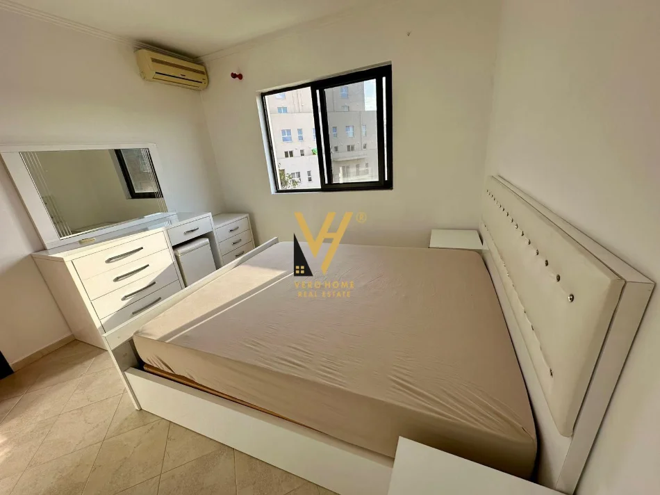 Tirane, jepet me qera apartament 1+1+Ballkon Kati 5, 65 m² 420 € (RRUGA DRITAN HOXHA)