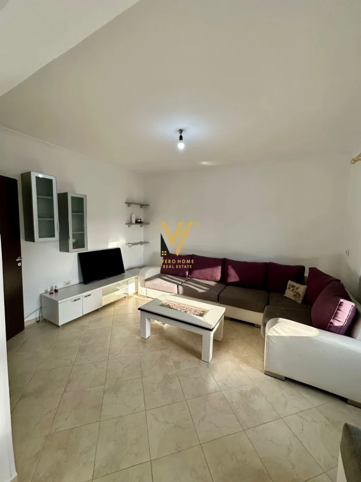 Tirane, jepet me qera apartament 1+1+Ballkon Kati 5, 65 m² 420 € (RRUGA DRITAN HOXHA)