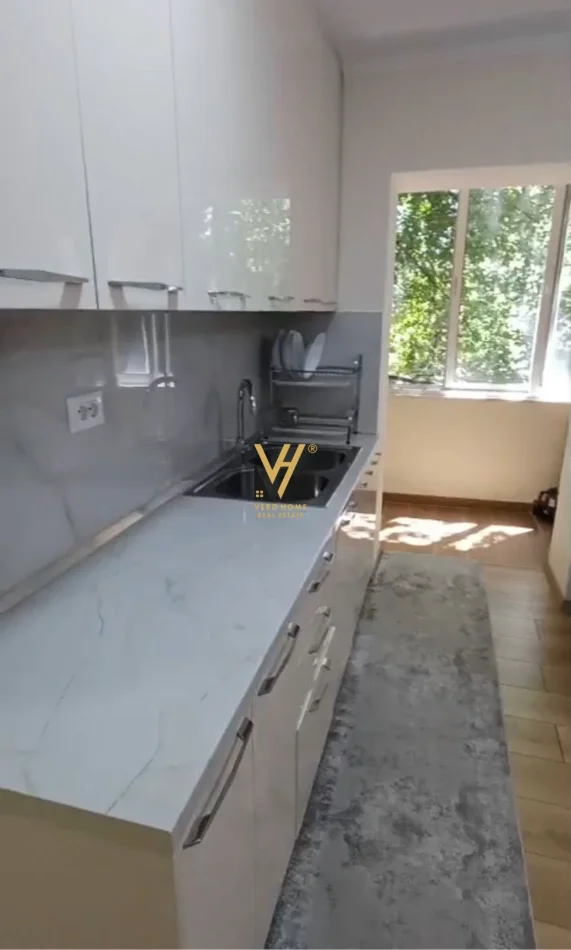 Tirane, shitet apartament 1+1+Ballkon Kati 3, 52 m² 155.000 € (QYTET STUDENTI)
