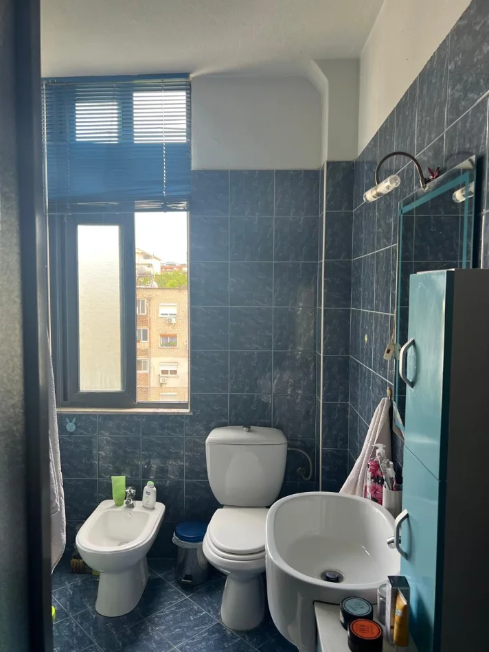 Shitet apartament 2+1 ne Ali Dem