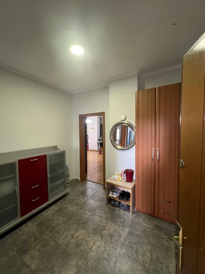 Shitet apartament 2+1 ne Ali Dem