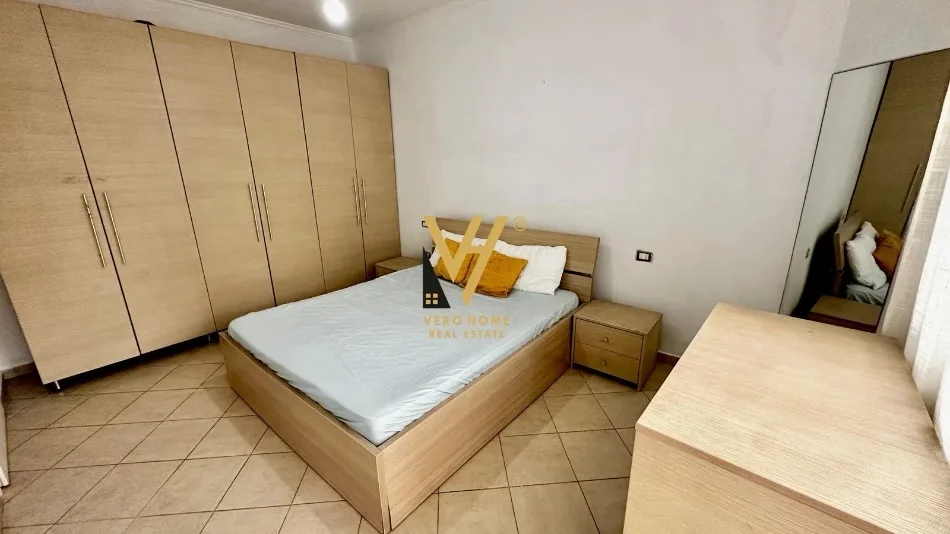 Tirane, shitet apartament 2+1+Ballkon Kati 2, 92 m² 180.000 € (FRESKU)