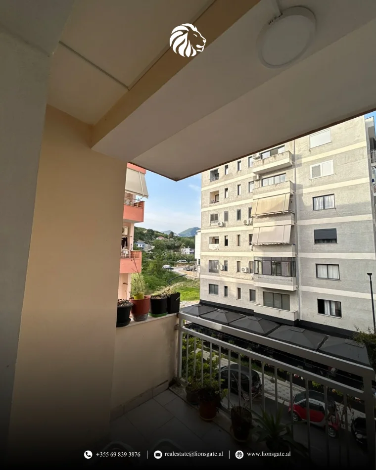 Tirane, shes 3+1+Ballkon , 148 m² 180.000 € 