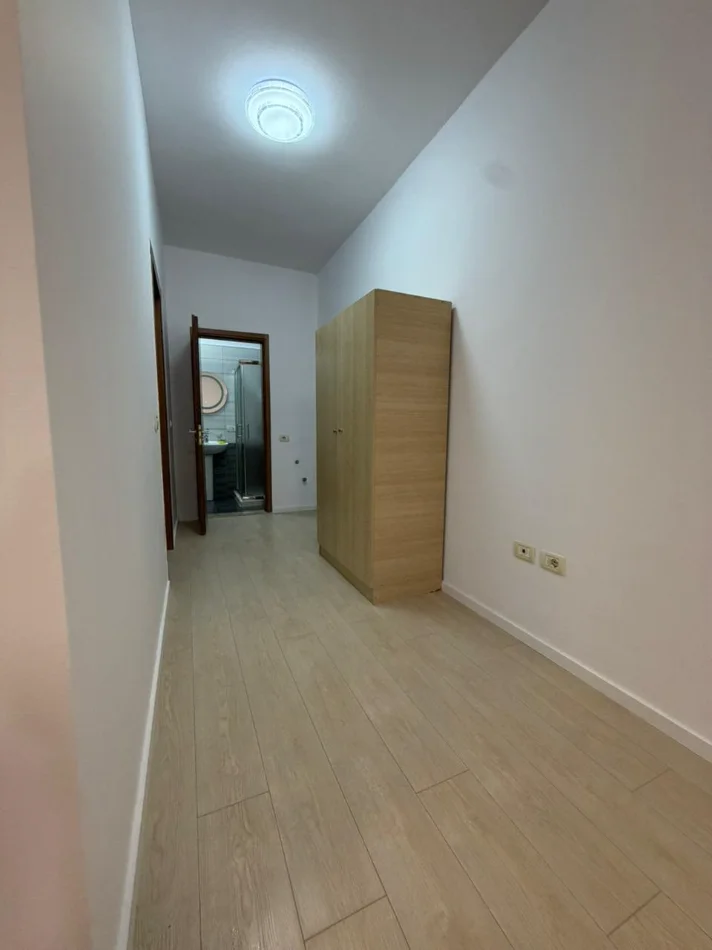 Tirane, jepet me qera apartament 1+1 Kati 1, (KODRA E DIELLIT)
