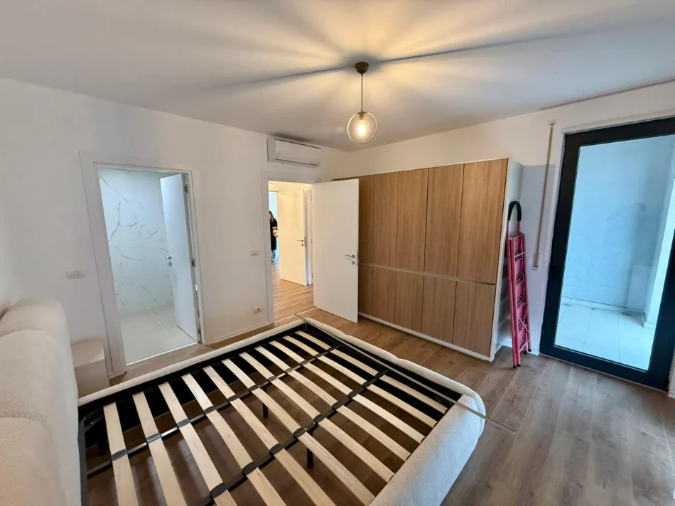 Tirane, jepet me qera apartament 2+1 Kati 1, (CASA ITALIA)