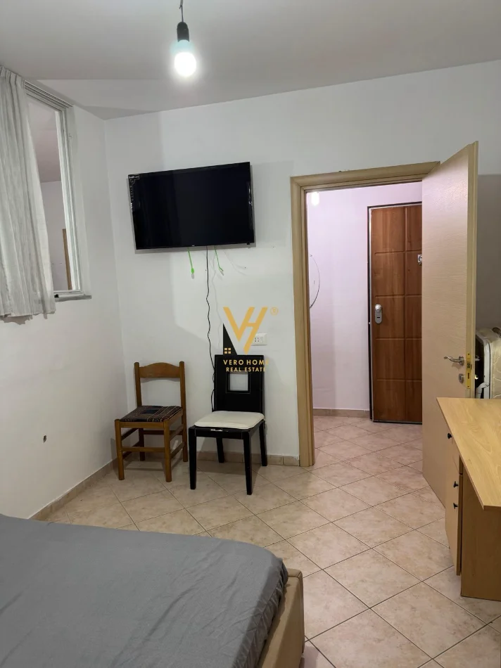 Tirane, jepet me qera apartament 1+1+Ballkon Kati 2, 55 m² 520 € (KOMUNA E PARISIT)