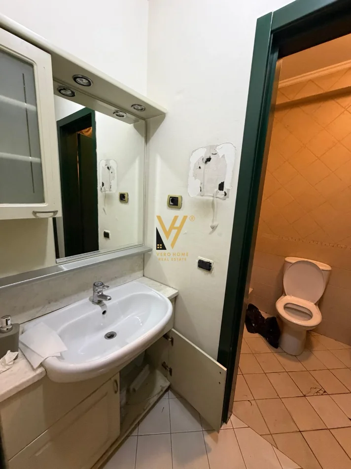 Tirane, jepet me qera ambjent biznesi Kati 0, 350 m² 6.000 € (SHESHI WILLSON)