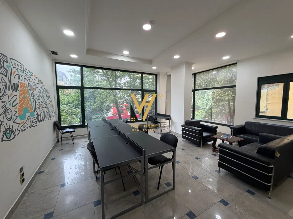 Tirane, jepet me qera ambjent biznesi Kati 0, 350 m² 6.000 € (SHESHI WILLSON)