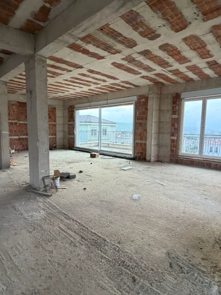 shitet Vile 3 Katshe , 520 m² 1.560.000 € (COLINA VERDE)