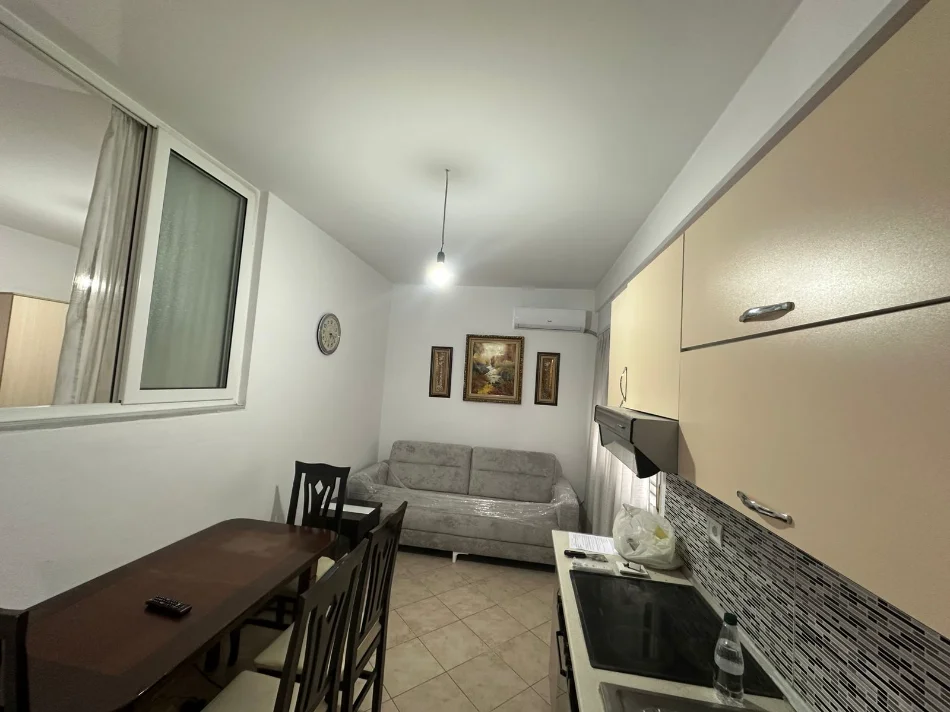 Tirane, jepet me qera apartament 1+1 Kati 2, 55 m² (KOMUNA E PARISIT)
