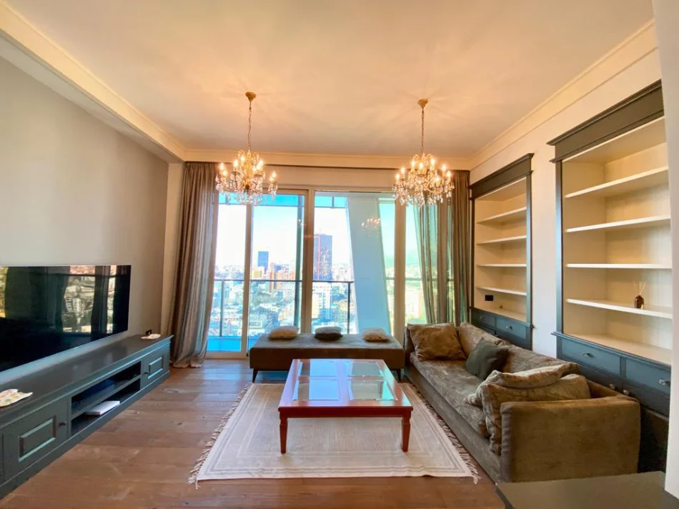 Tirane, jepet me qera apartament 2+1+Ballkon Kati 21, 130 m² 2.000 € (Ambassador 3)