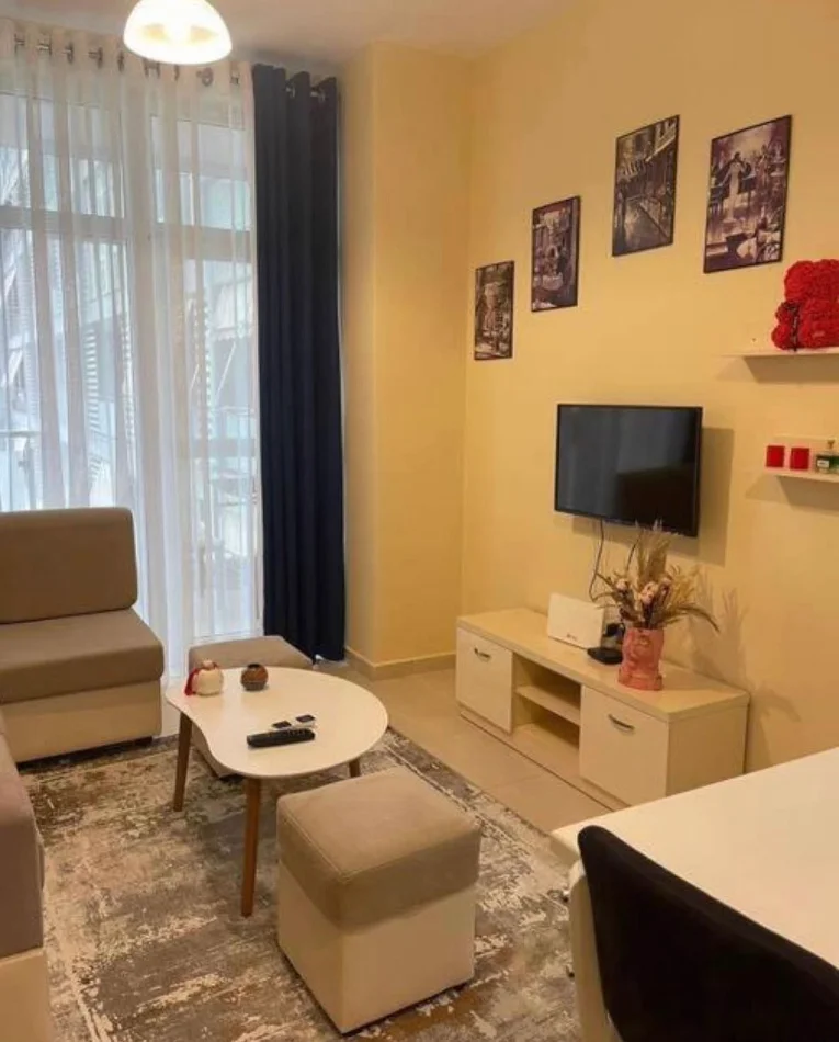 Tirane, jepet me qera apartament 1+1 Kati 6, 58 m² 700 € (Komuna e Parisit)