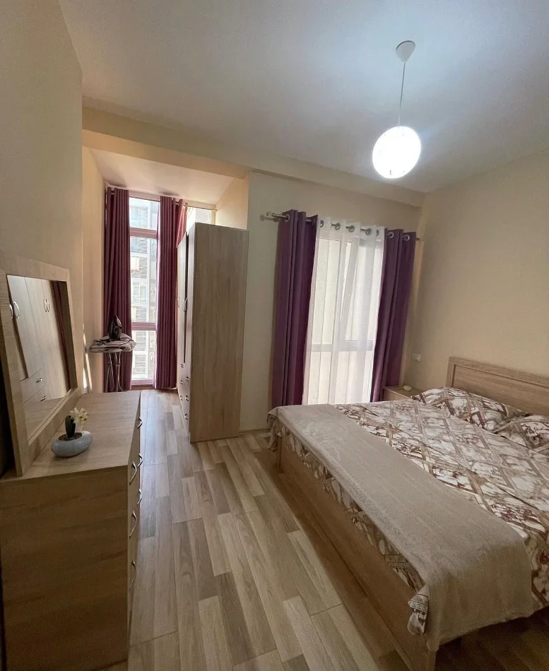 Tirane, jepet me qera apartament 1+1 Kati 6, 58 m² 700 € (Komuna e Parisit)