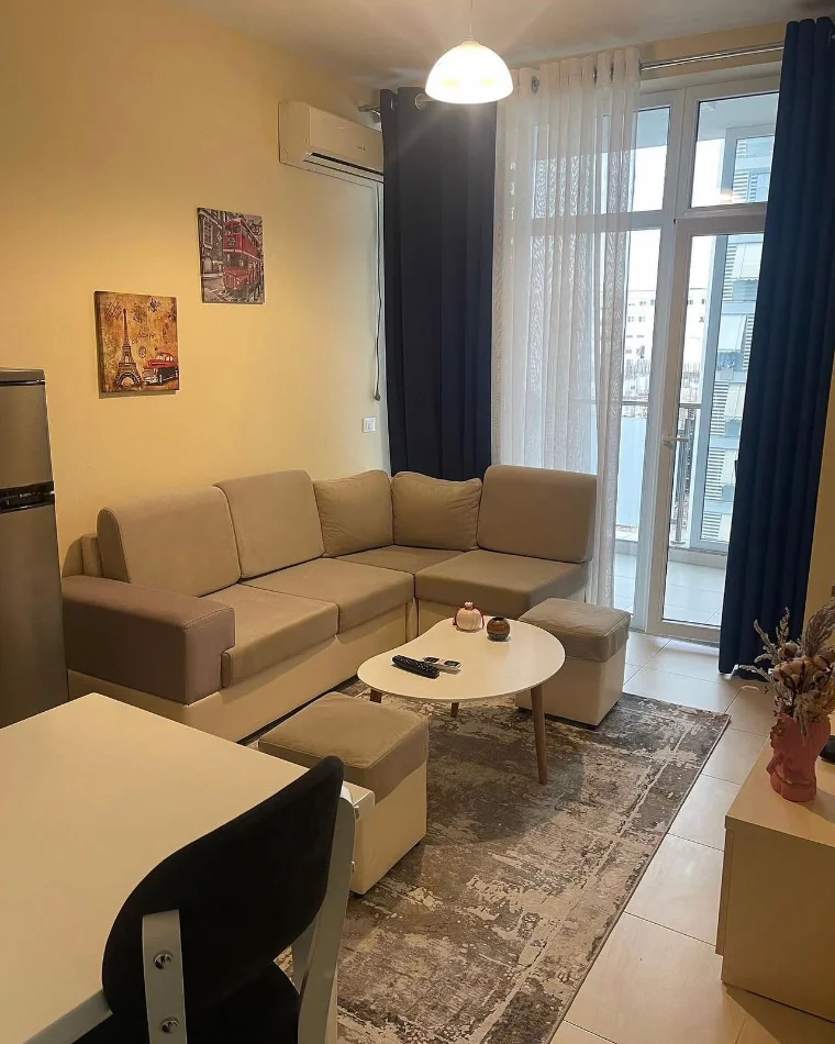 Tirane, jepet me qera apartament 1+1 Kati 6, 58 m² 700 € (Komuna e Parisit)