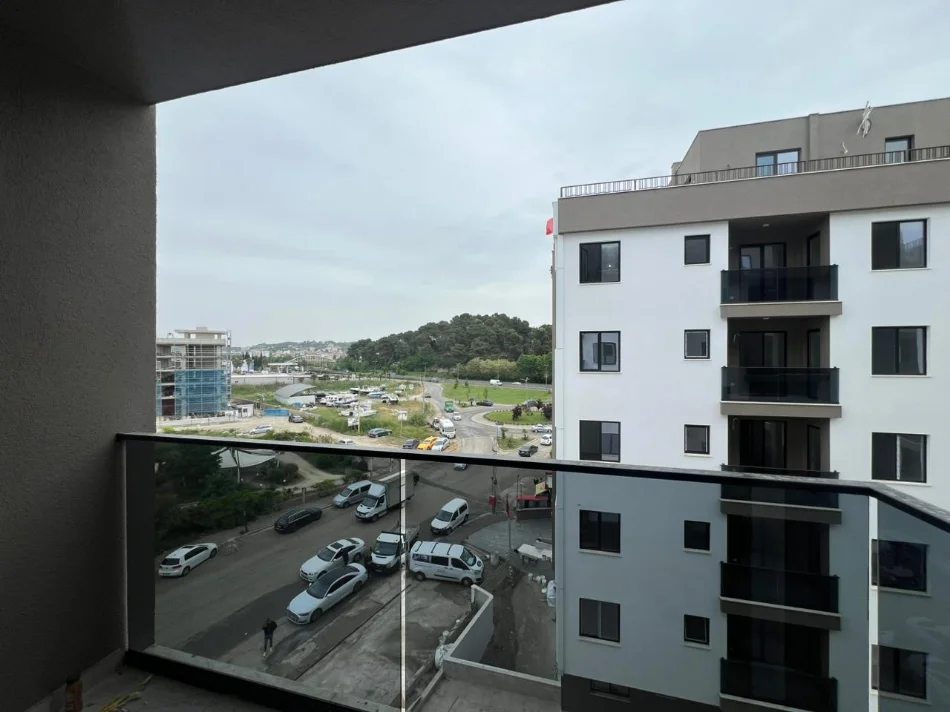 Durres, shes apartament 1+1+Aneks+Ballkon Kati 4, 69 m² 86.250 € (rruga mali robit)