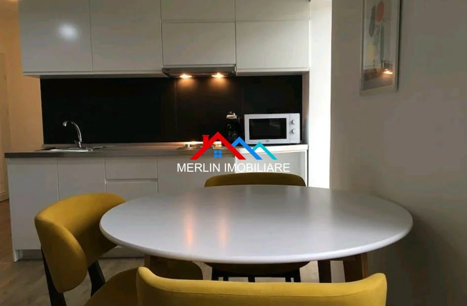 Tirane, jepet me qera apartament 1+1+Ballkon Kati 2, 60 m² 650 € (RRUGA E ELBASANIT)
