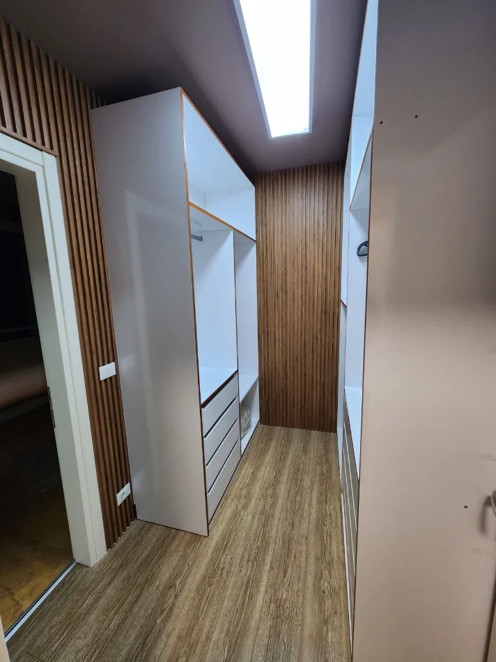 Tirane, jepet me qera Vile 3+1+Aneks+Ballkon Kati 2, 500 m² 2.000 € (Long Hill)